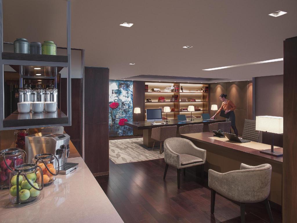 New World Makati Hotel